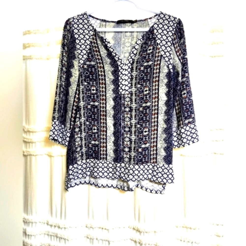 Doe and Rae size small top